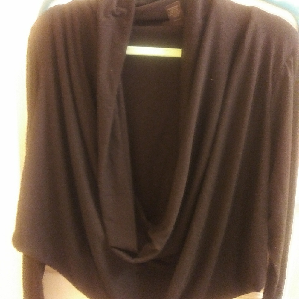 🚫🚫🚫🚫🚫SOLD Black drape neck crop shirt 14/16